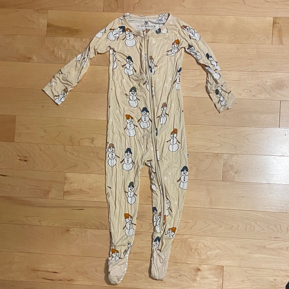 Bums & Roses Snowman Print Footie Pajama - Cream